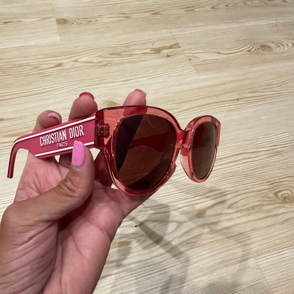 Dior pink Sunglasses - Picture 1 of 1